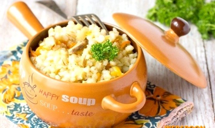 Перловая каша с белыми грибами и овощами