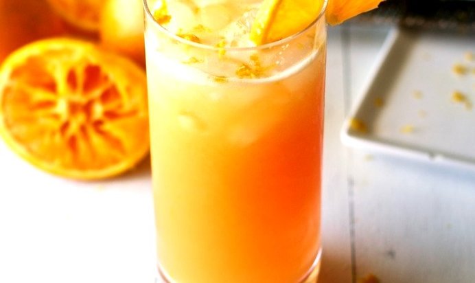 Алкогольный коктейль с апельсиновым соком