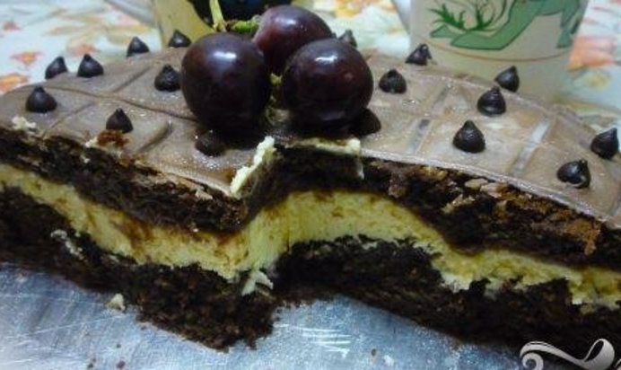 Слоеный шоколадный торт