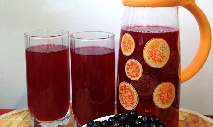 Компот из свежих ягод