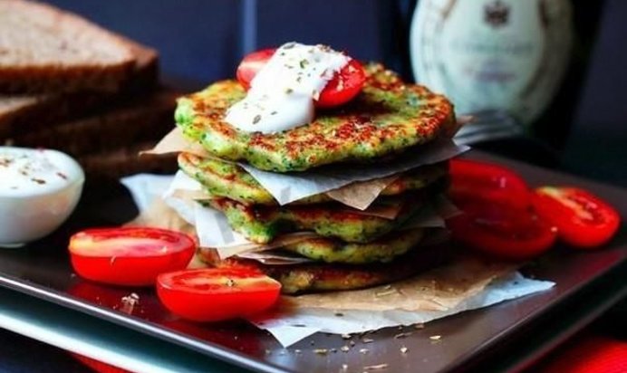 Оладьи из брокколи и сыра пармезан