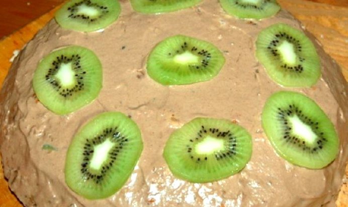 Ореховый торт с киви