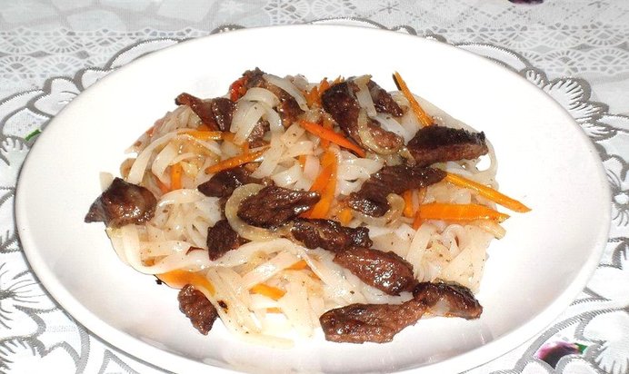 Рисовая лапша с говядиной