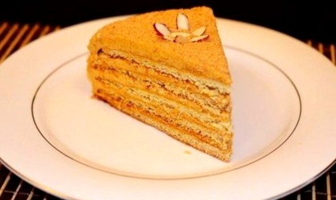 «Медовик» со сгущенкой