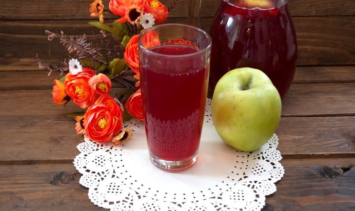 Компот из вишни с яблоками