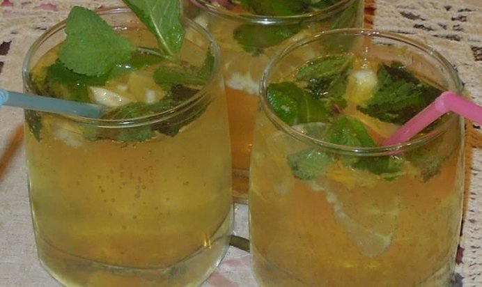 Холодный лимонный пунш с шампанским