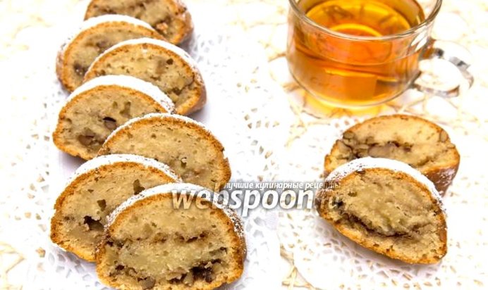 Кекс на яблочном пюре с орехами