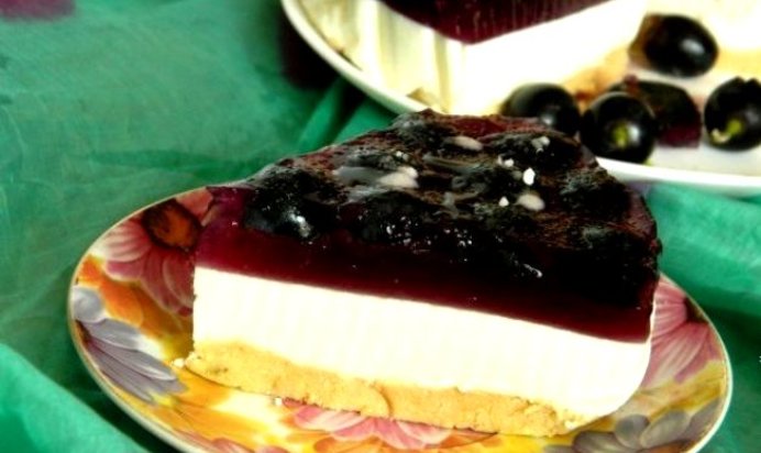 Торт с ягодами и желатином