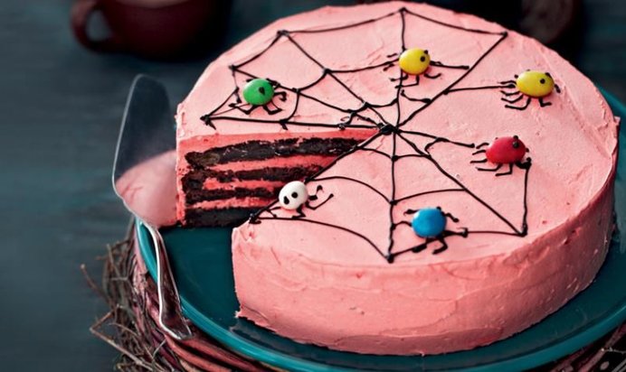 Торт с пауками