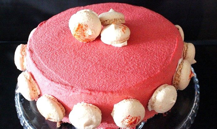 Шоколадно-брусничный торт