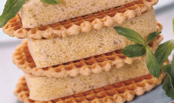 Кофейно-творожный крем без сахара для эклеров