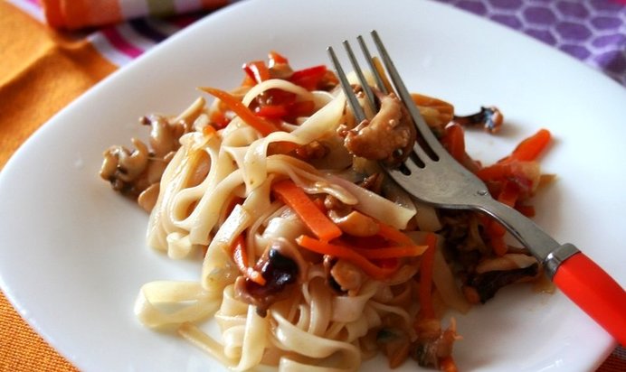 Рисовая лапша с морепродуктами