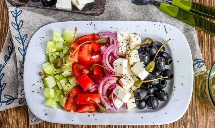 Греческий салат с брынзой