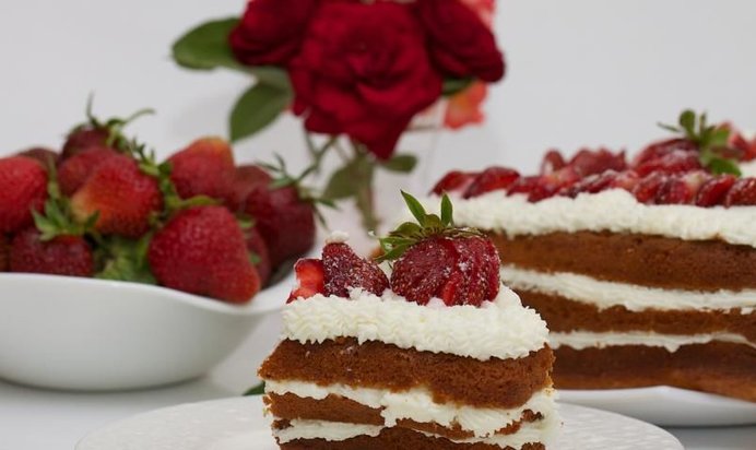 Торт Сезонная клубничка