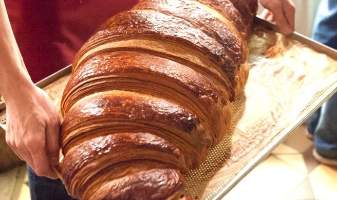 Гигантский круассан