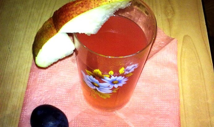 Грушево-сливовый компот