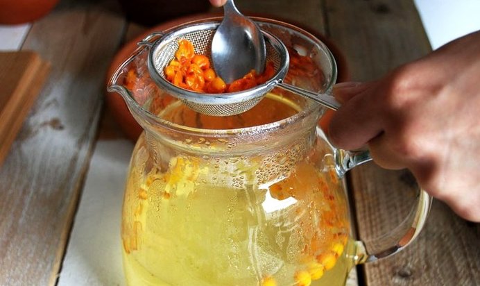 Напиток из облепихи и имбиря