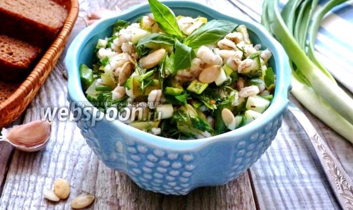 Салат из перловой крупы и огурцов