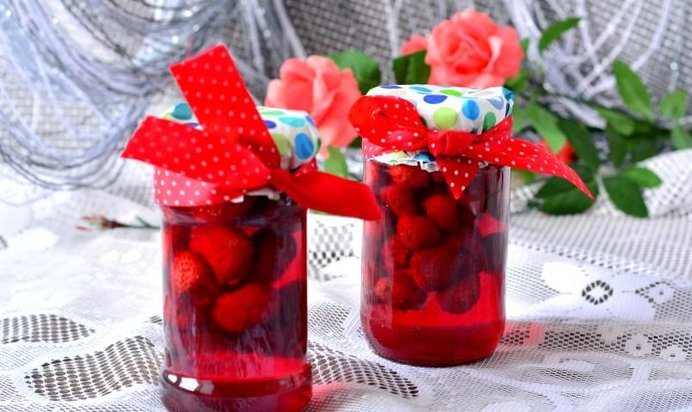 Клубника в сахарном сиропе