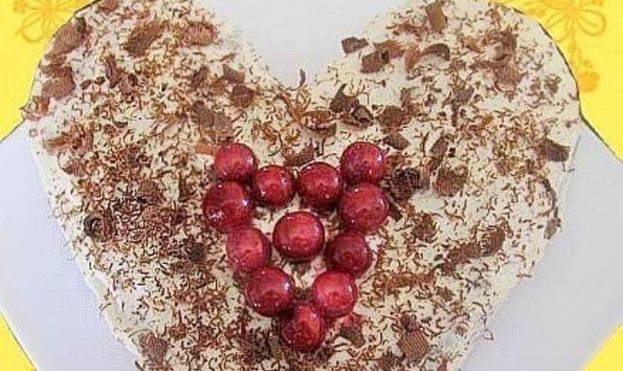 Шоколадно вишневый торт