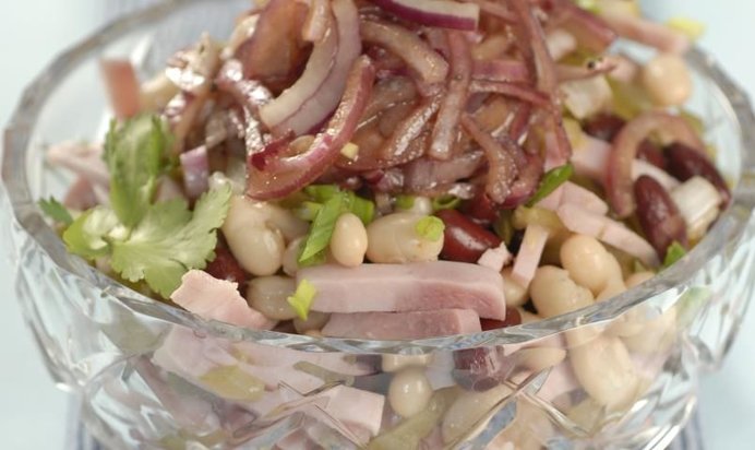 Салат из фасоли с бужениной
