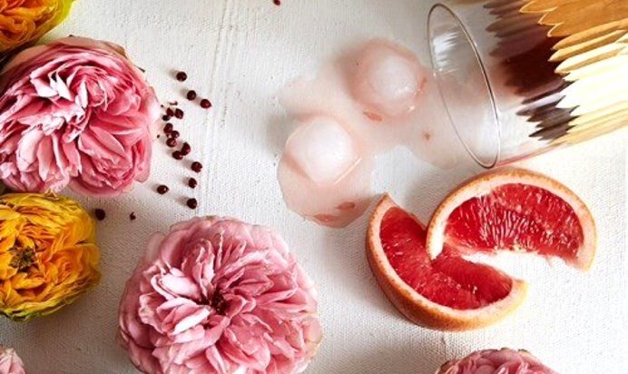 Розовый коктейль (Rose-infused)