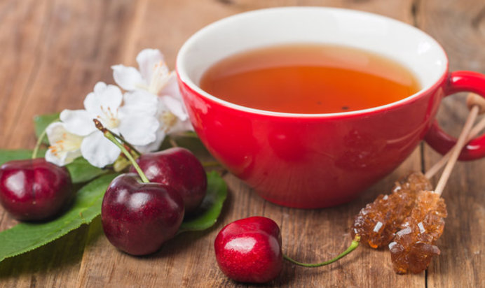 Горячий вишневый напиток