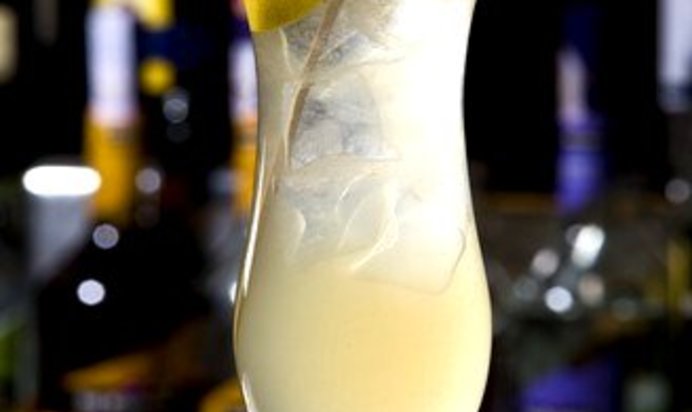 Ананасово-имбирный коктейль