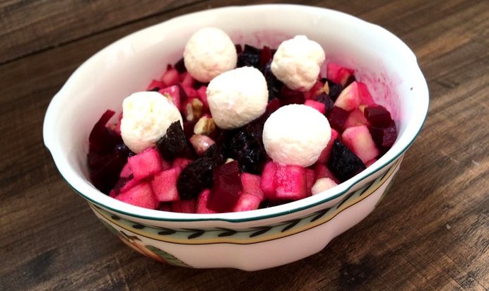 Свекольный салат с яблоком