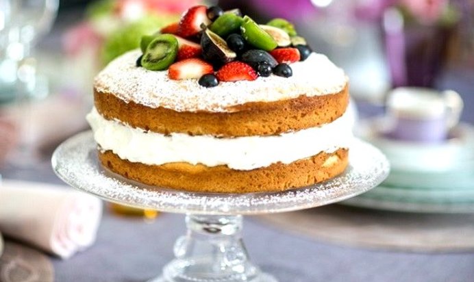 Бисквитный торт с кремом