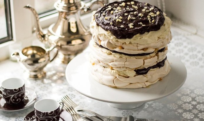 Торт с маскарпоне и меренгами