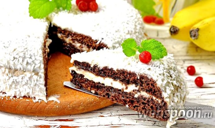 Шоколадный торт с бананами