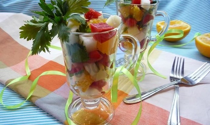 Фитнес салат с сельдереем