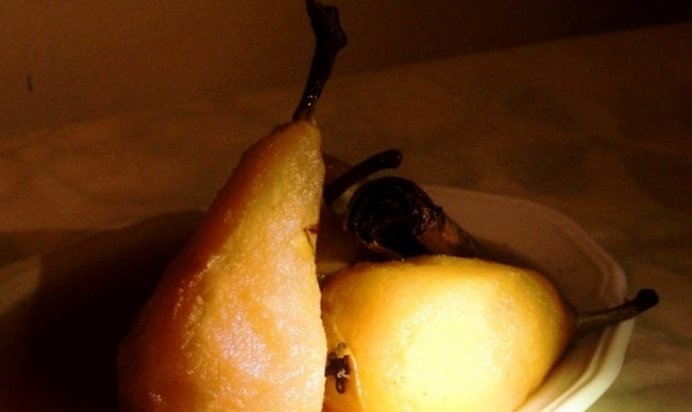 Фрукты в винном сиропе