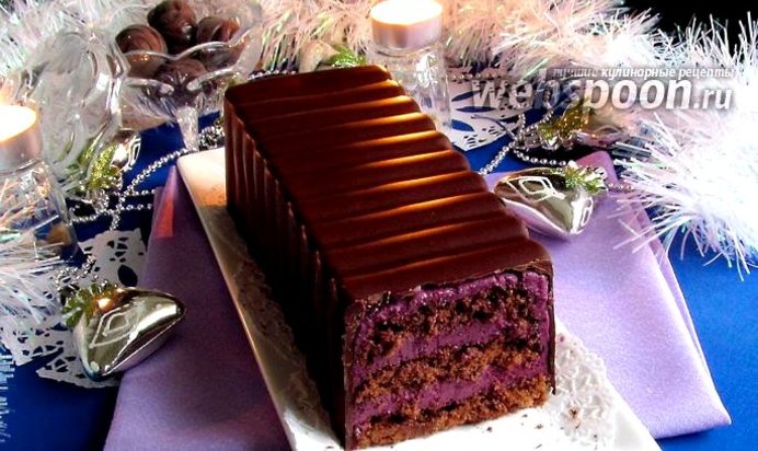Торт в шоколаде с черничным муссом