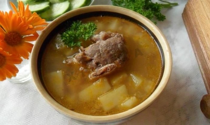 Гороховый суп на говяжьей косточке