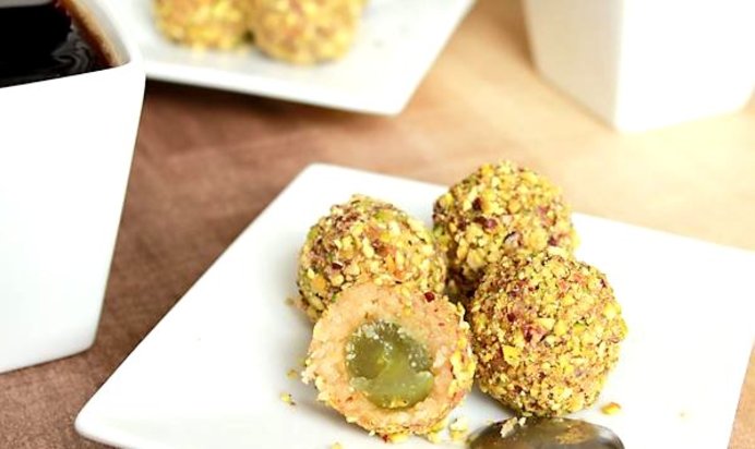 Виноград в марципане