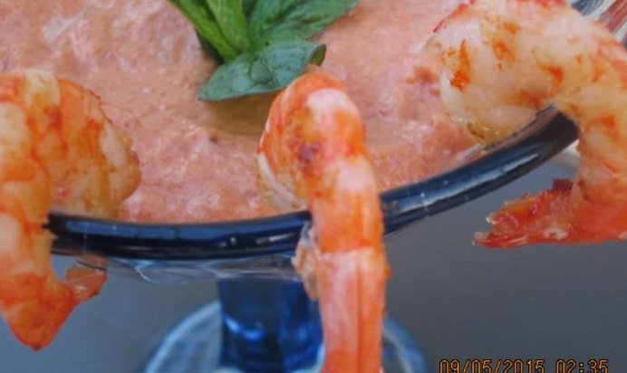 Креветочный коктейль с томатным дипом