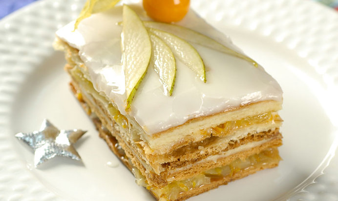 Торт из слоеного теста с грушами