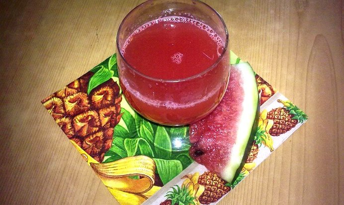 Арбузно-имбирный напиток