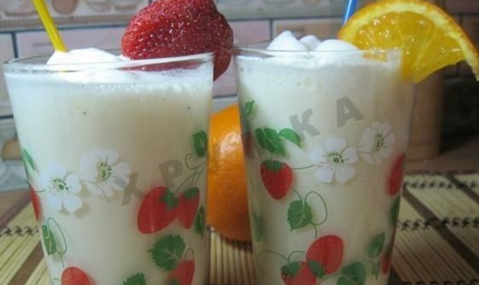 Молочный банановый коктейль