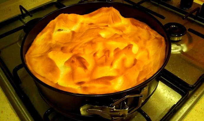 Творожный торт со взбитыми белками