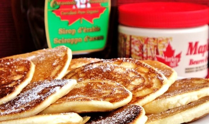 Блинчики с кленовым сиропом