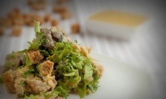 Салат Цезарь с грибами