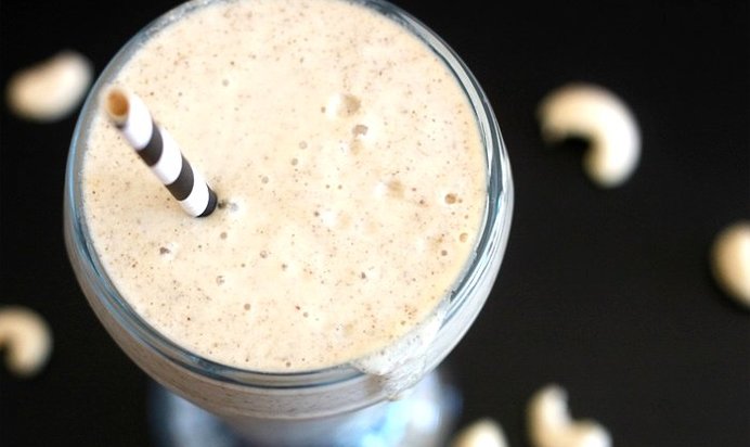 Банановый коктейль с мороженым