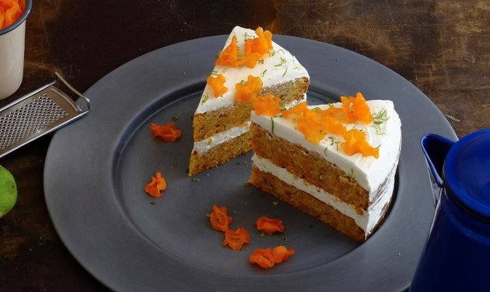 Пряный морковный торт на оливковом масле