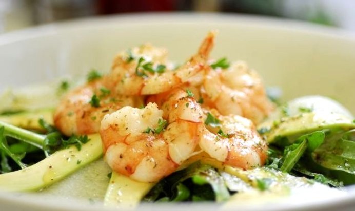 Салат с креветками Вкусный