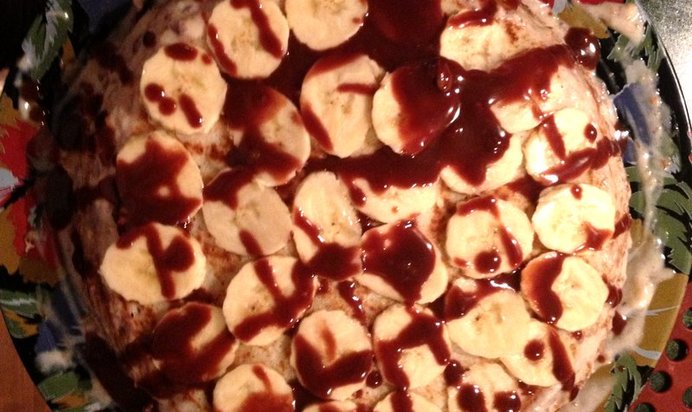 Блинный торт с бананами и банановым кремом