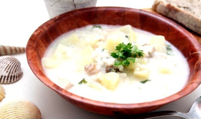 Сливочный суп из рыбы с грибами и кольраби