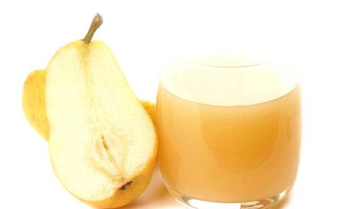 Сок из груши с корицей